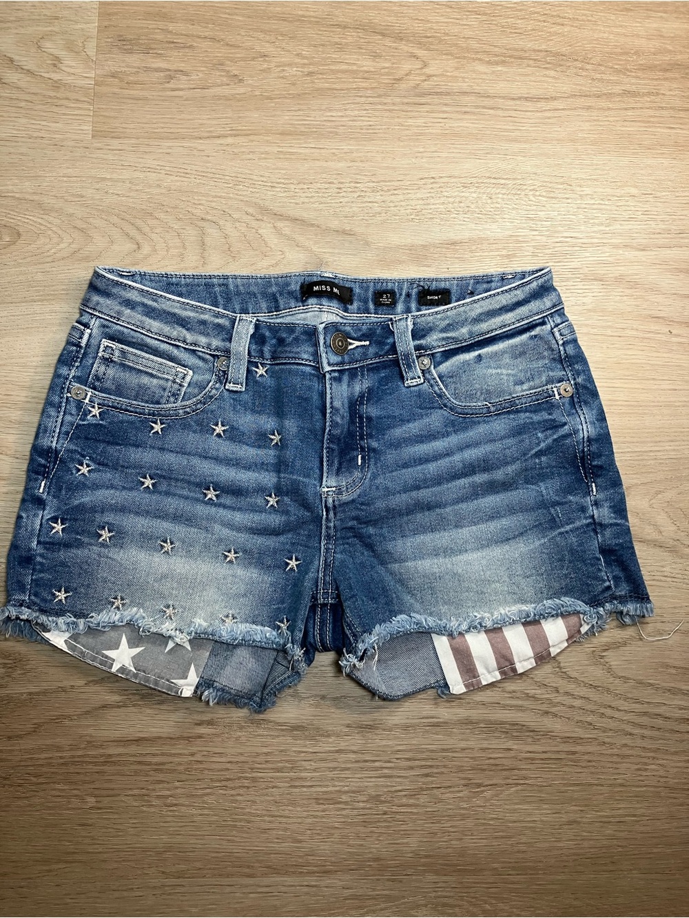 Miss Me Star Print Denim Shorts Size 27